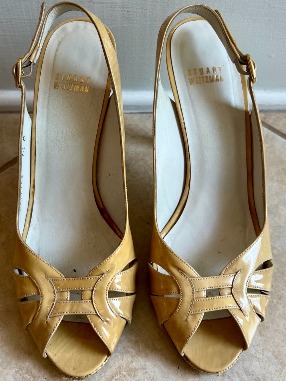 Stuart Weitzman Sz 9.5M Yellow Patent Leather Slingback Peep Toe Buckle Heels